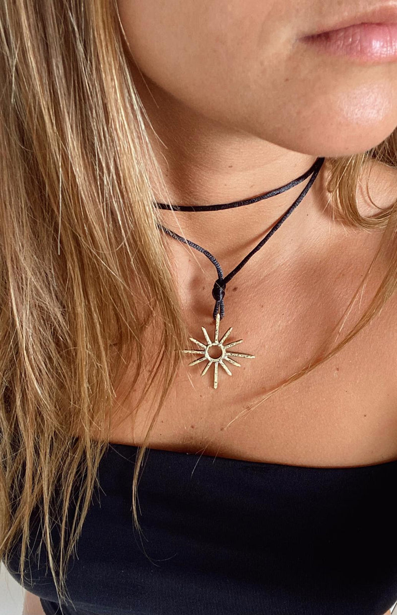 Collar Mini Sol Dorado