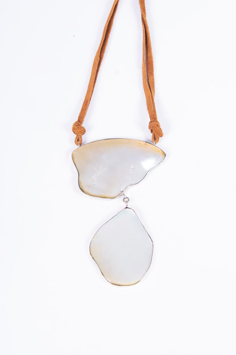 Collar Nacar Irregular Doble Engarce Tiento